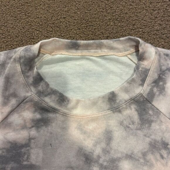 Strut This Women’s Sweatshirt and Shorts Tie Dye Matching Set - One Size - Picture 4 of 8